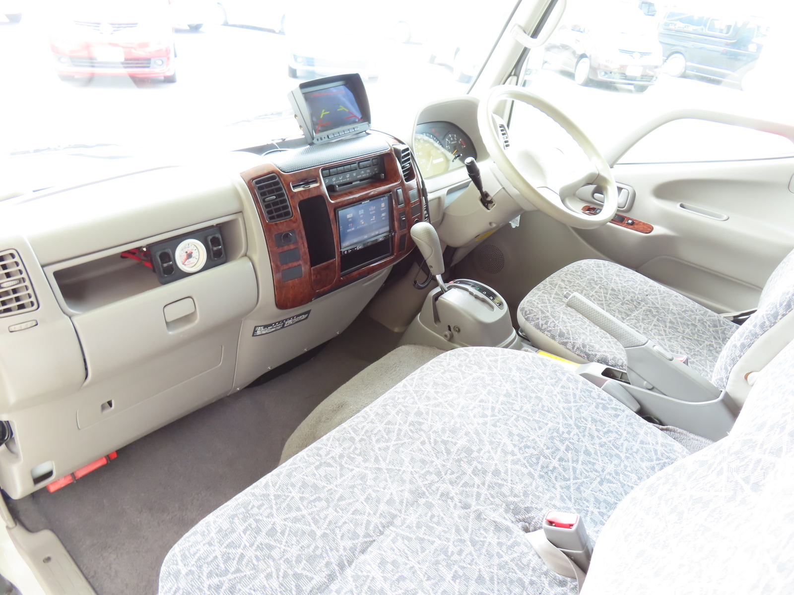 キャンピングカーキャブコン