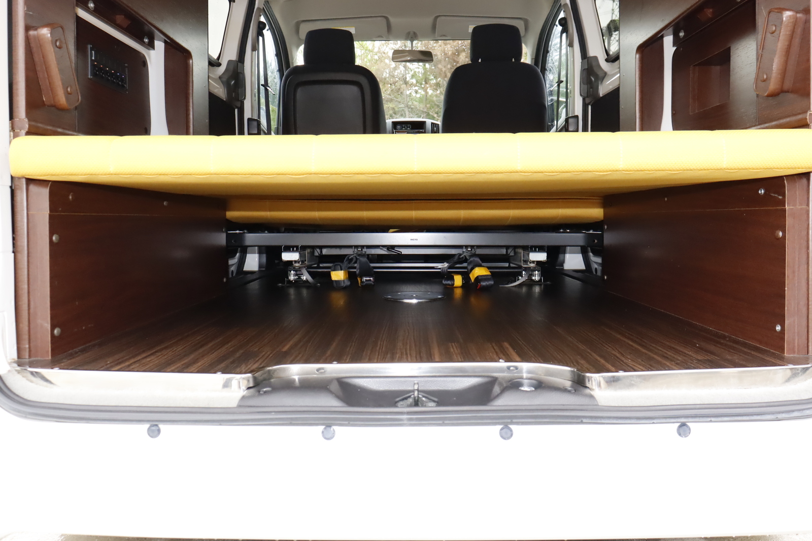 キャンピングカーバンコン