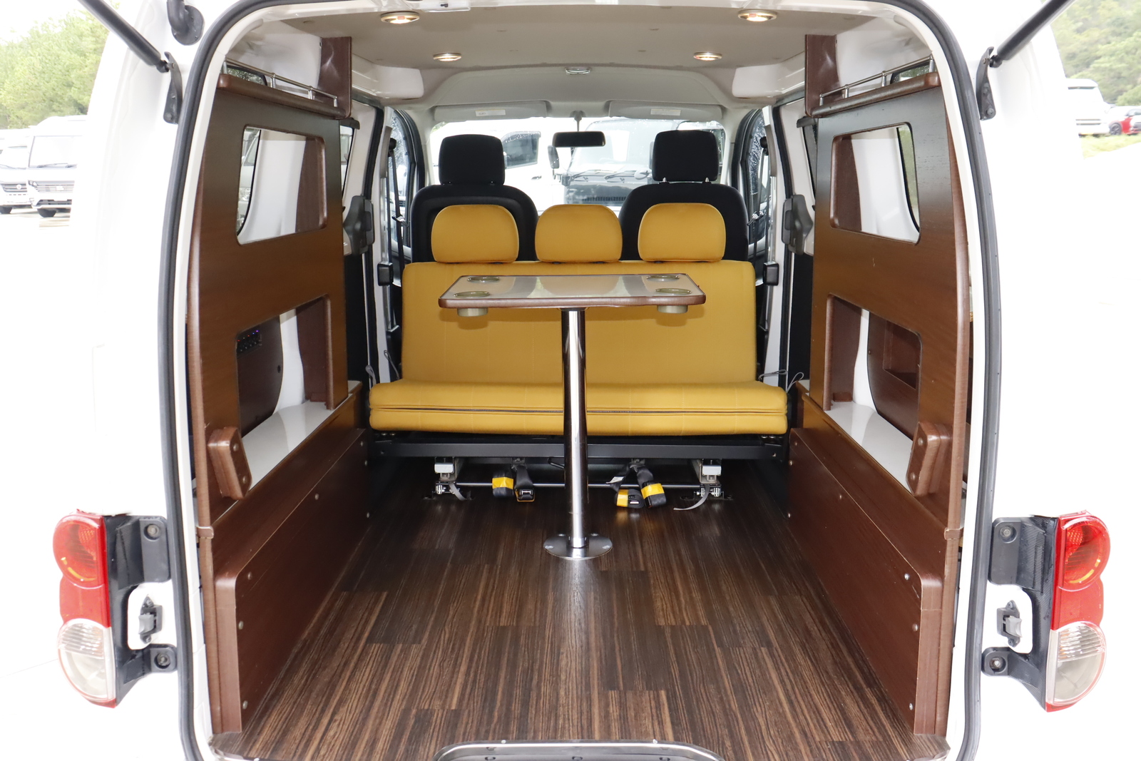 キャンピングカーバンコン