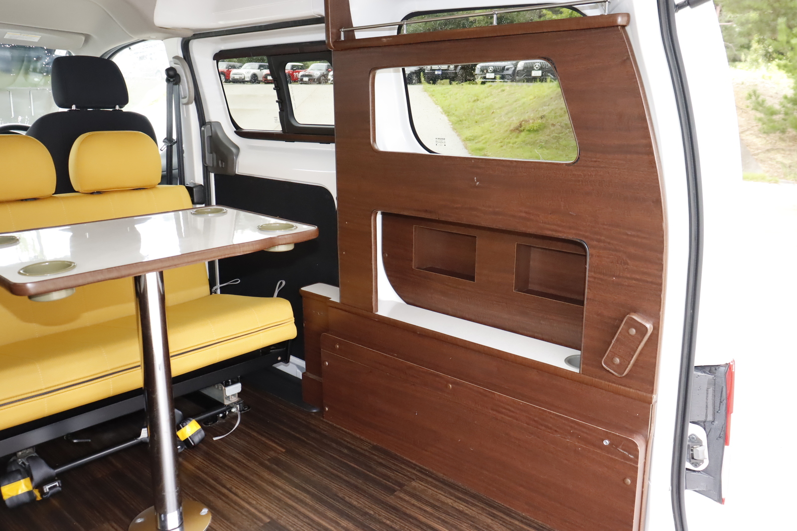 キャンピングカーバンコン