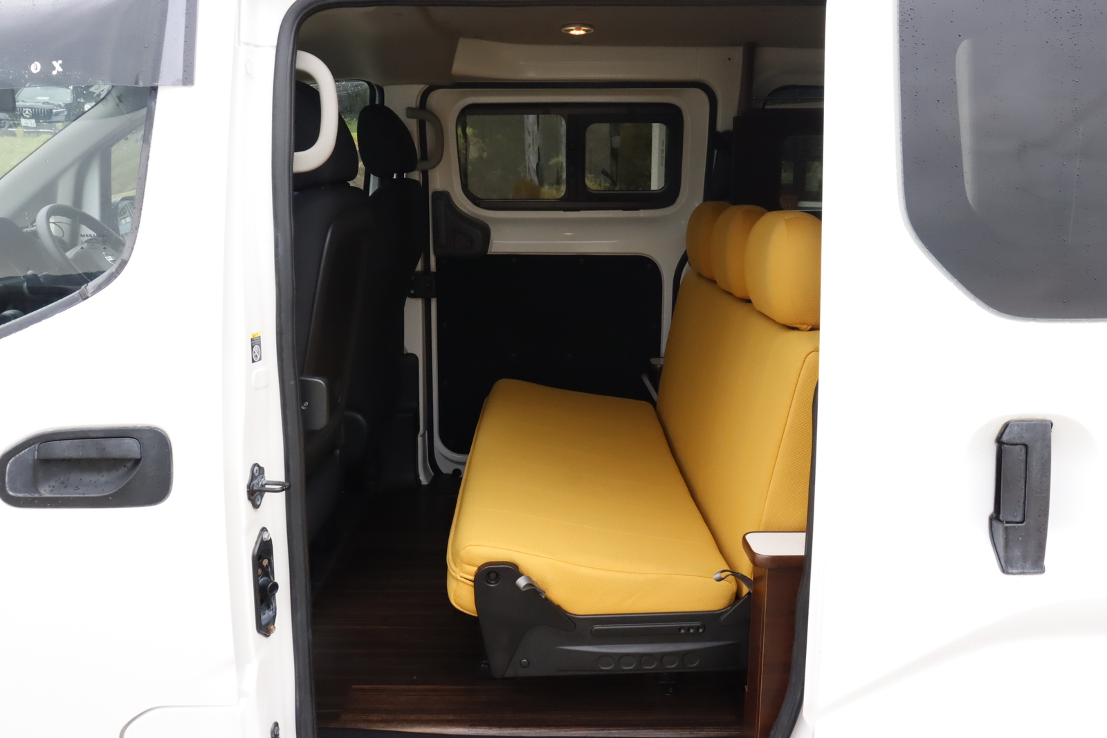 キャンピングカーバンコン