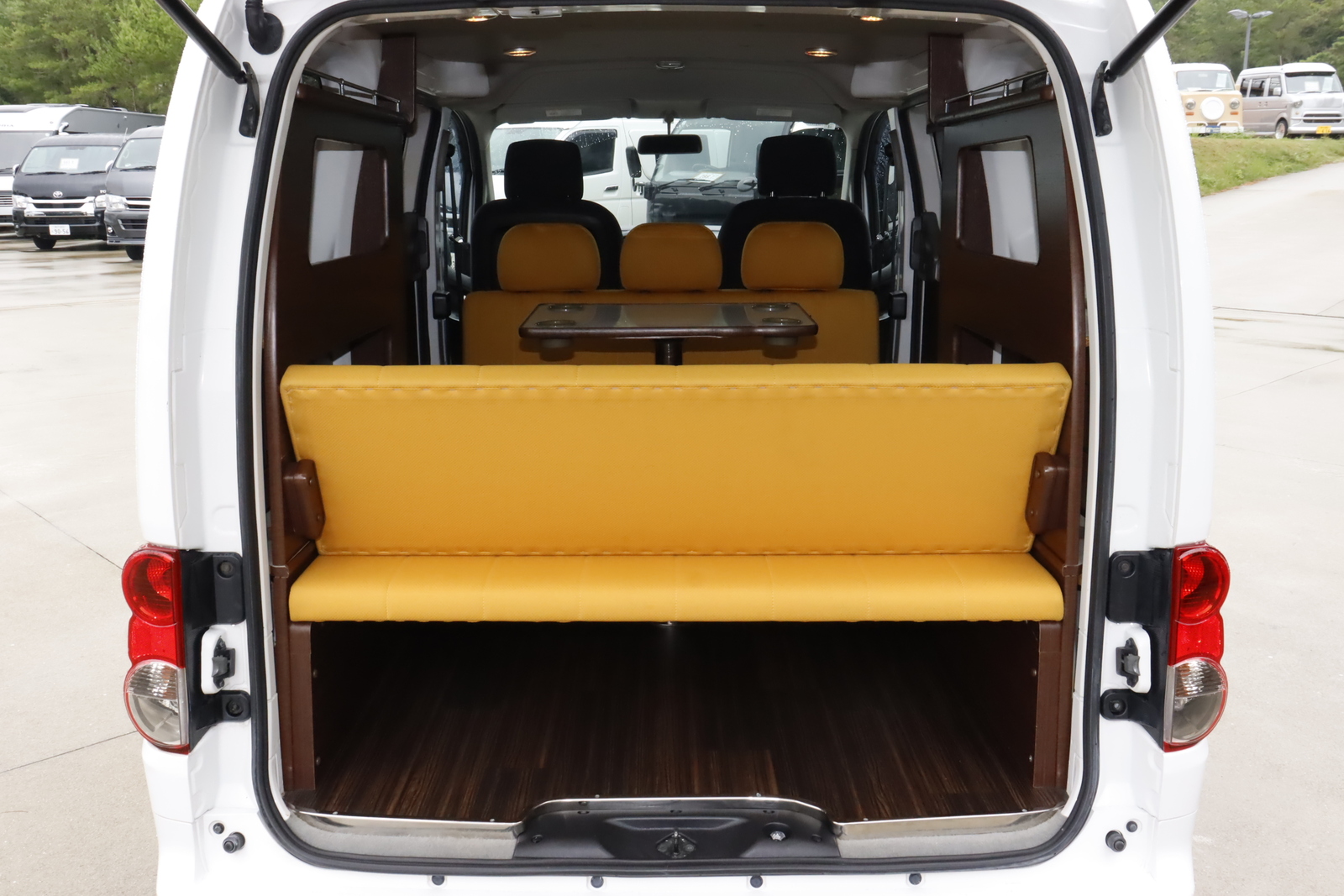 キャンピングカーバンコン