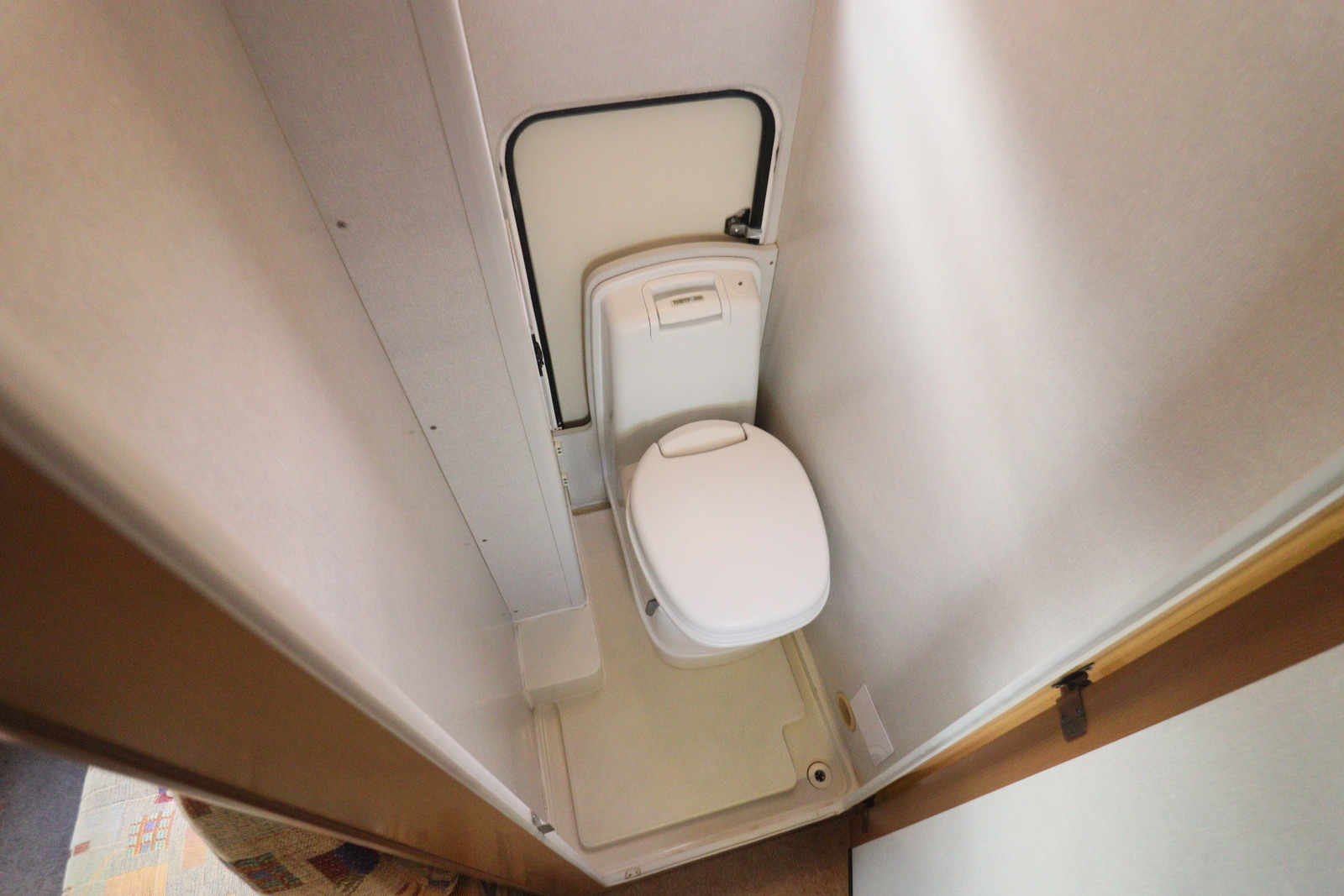 キャンピングカーキャブコン