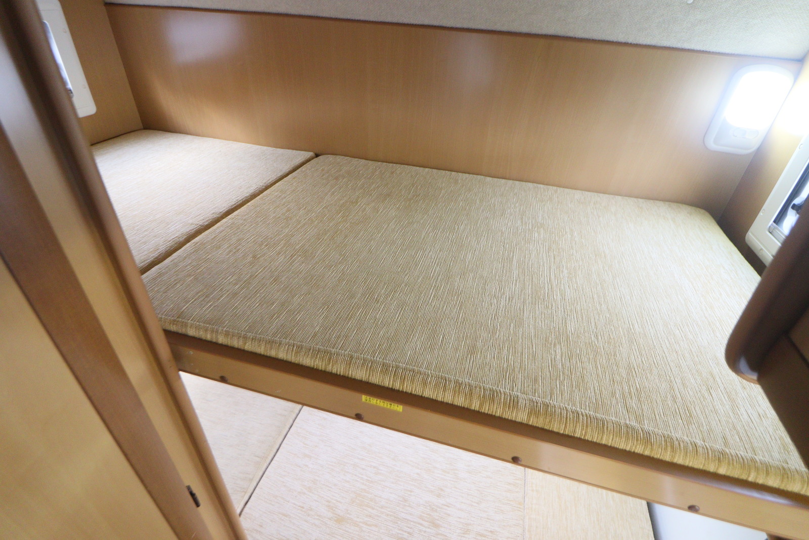 キャンピングカーキャブコン