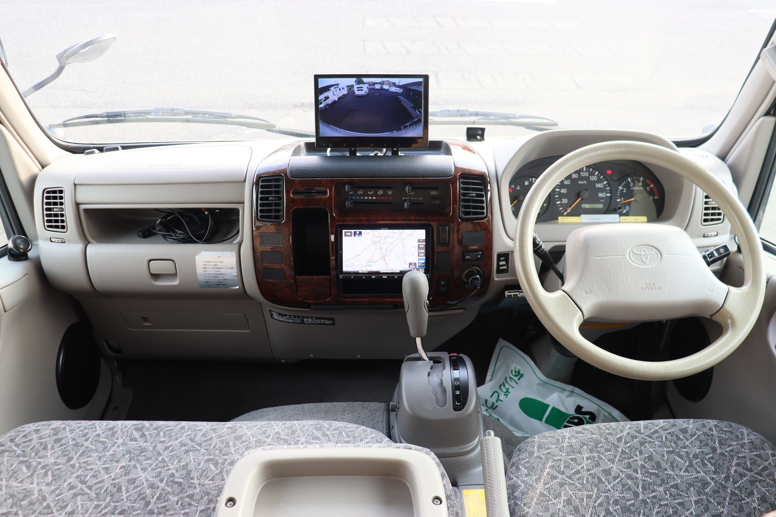 キャンピングカーキャブコン