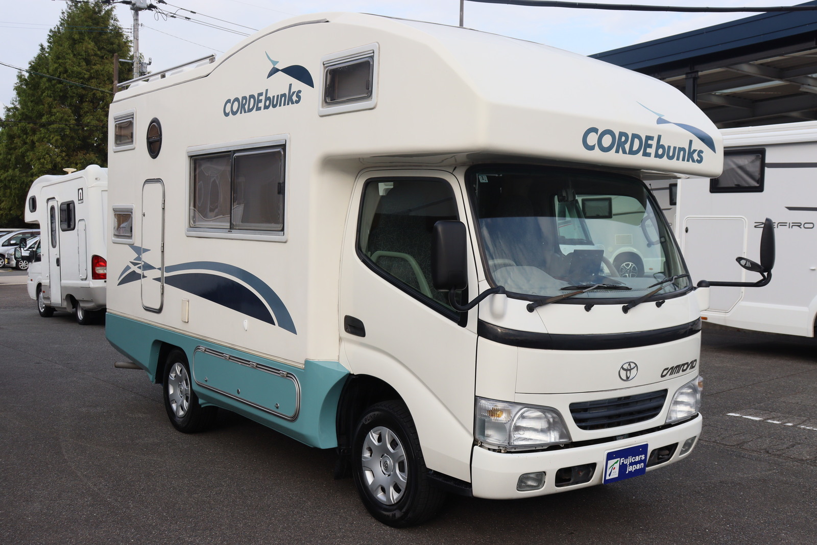 キャンピングカーキャブコン