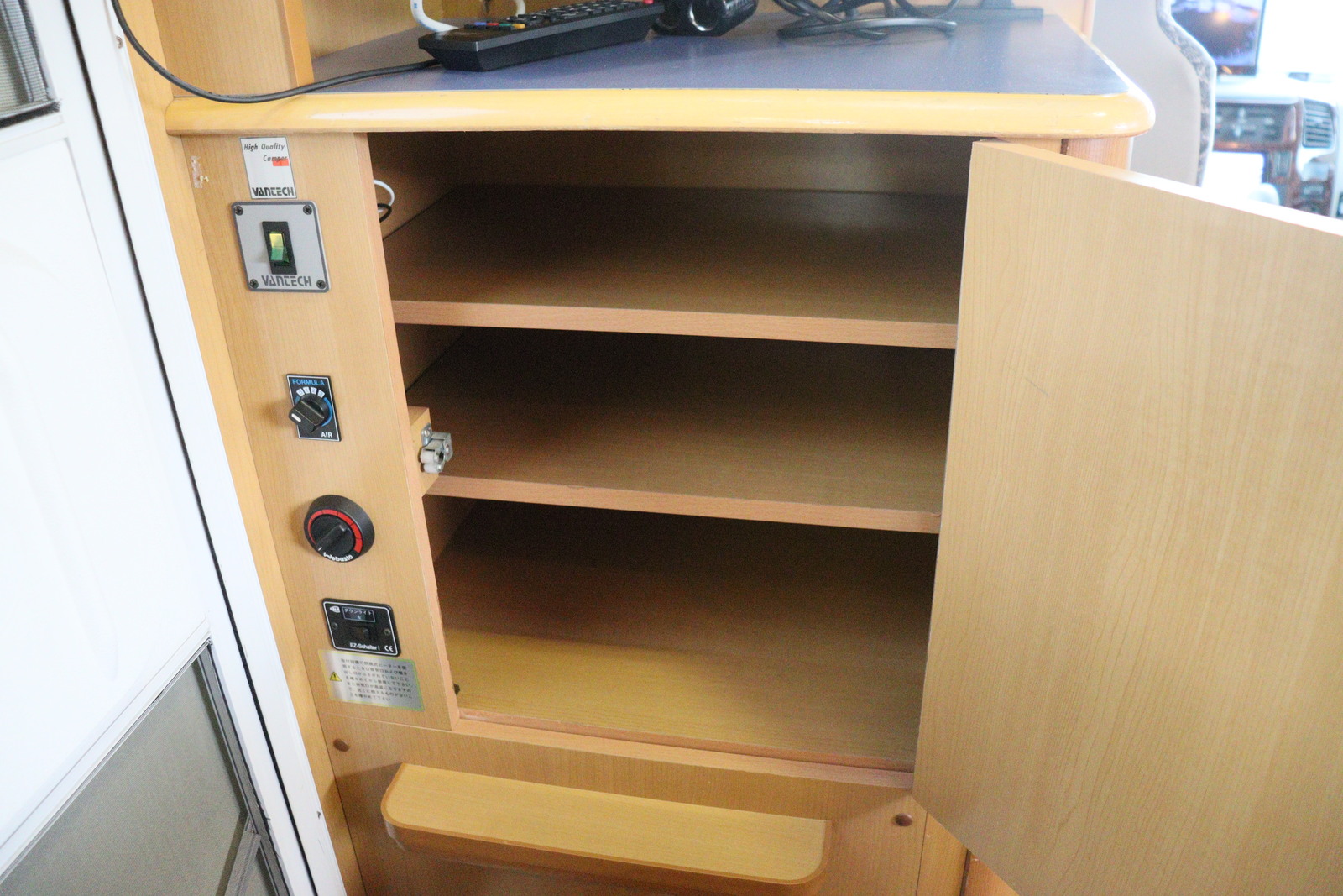 キャンピングカーキャブコン