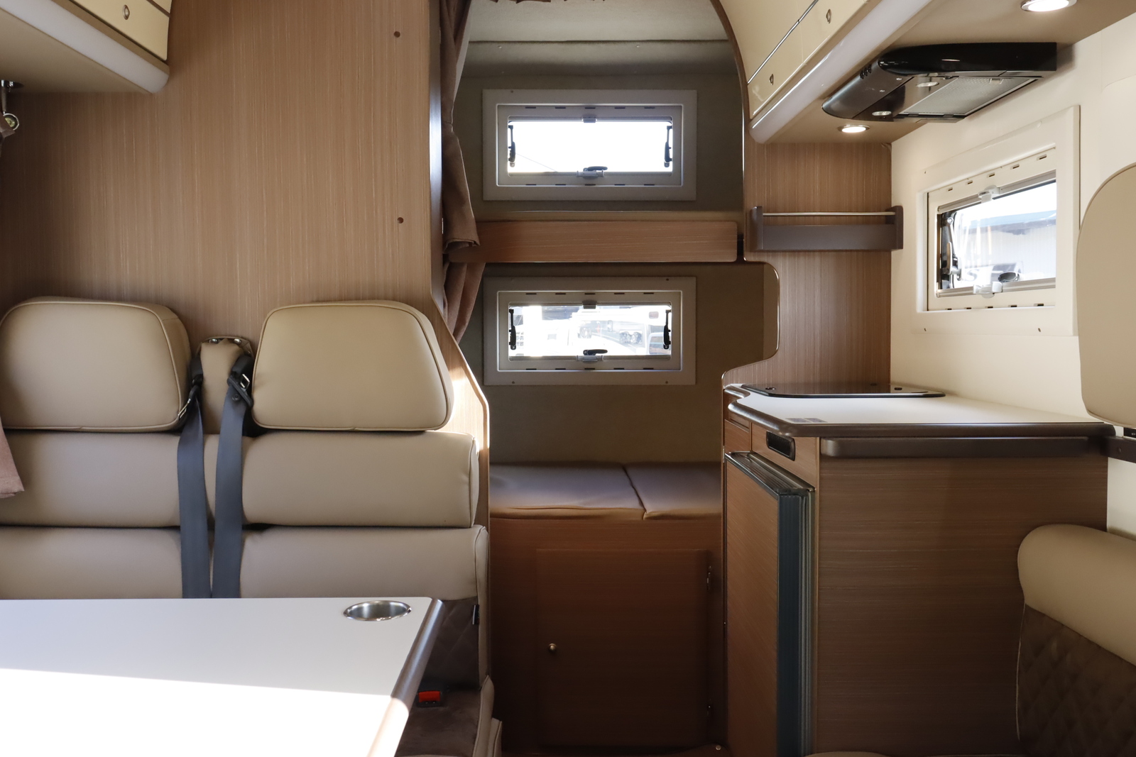 キャンピングカーキャブコン