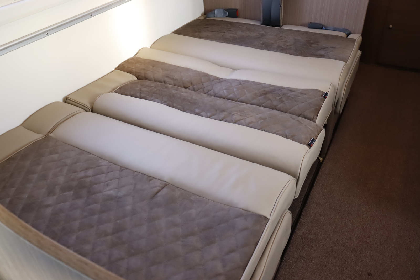 キャンピングカーキャブコン