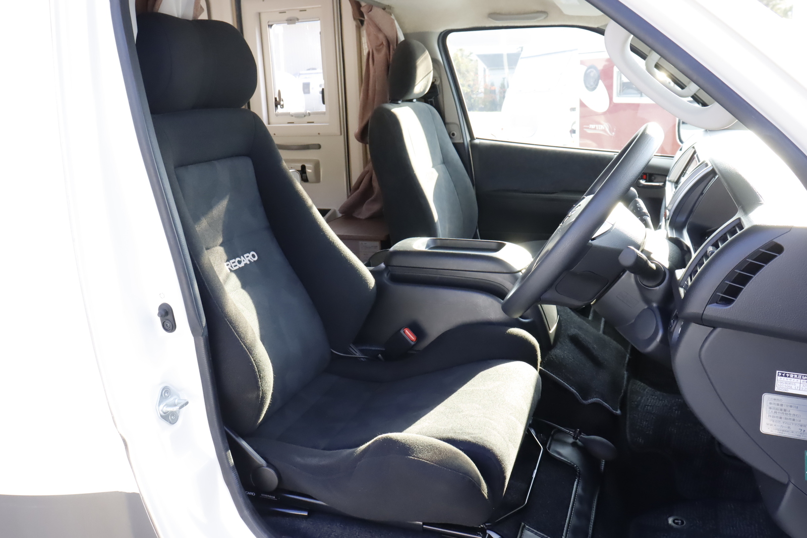 キャンピングカーキャブコン