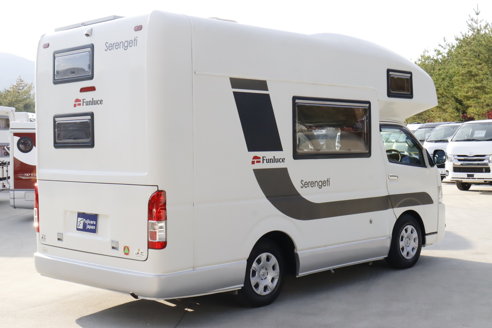 キャンピングカーキャブコン