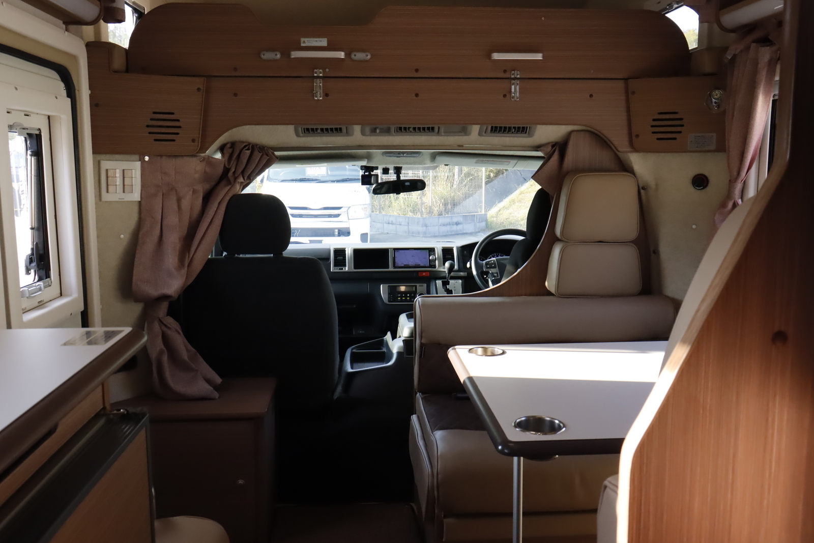 キャンピングカーキャブコン