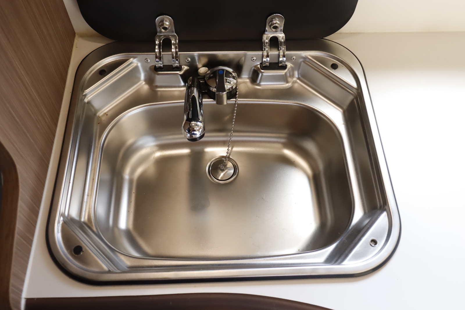 キャンピングカーキャブコン