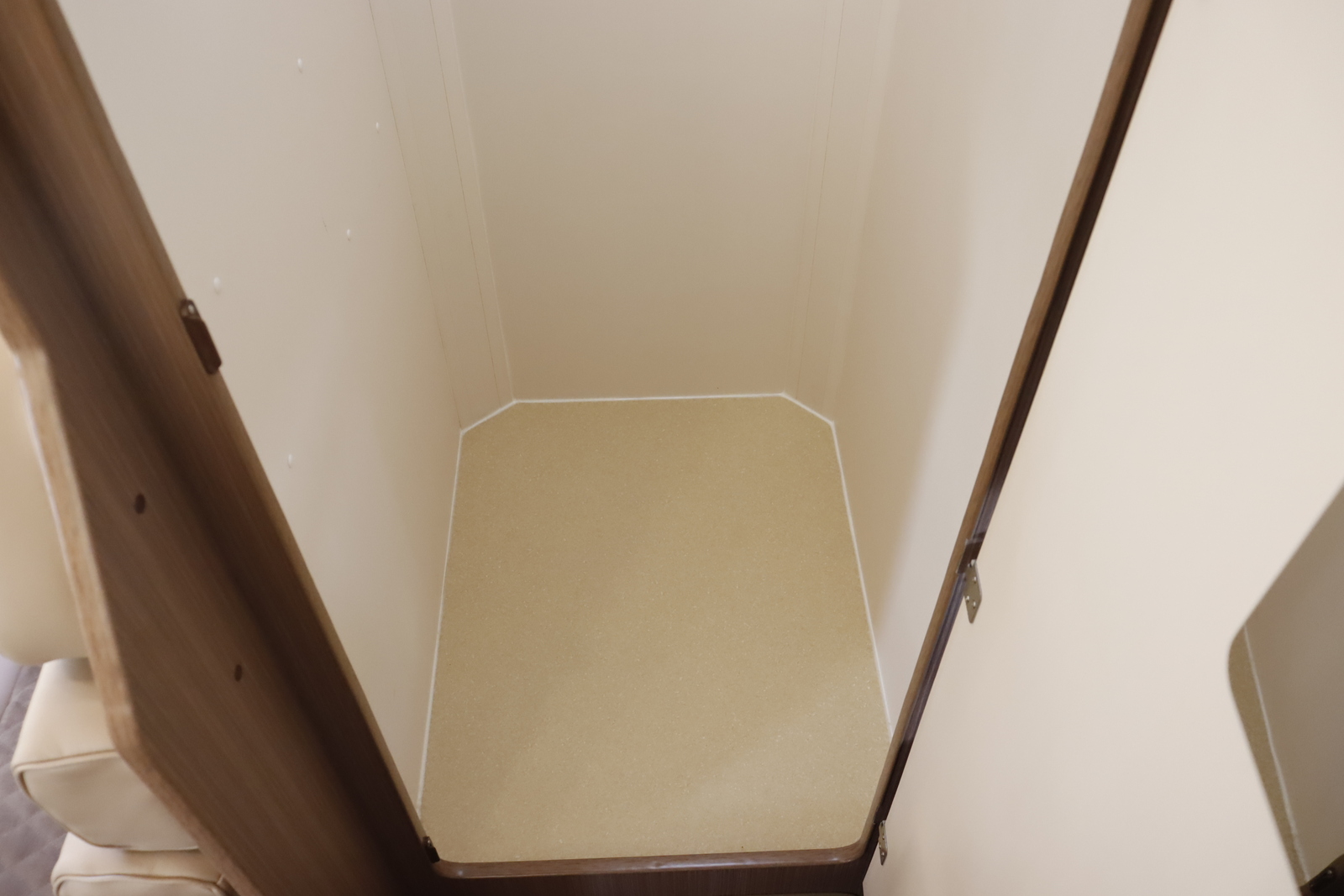 キャンピングカーキャブコン