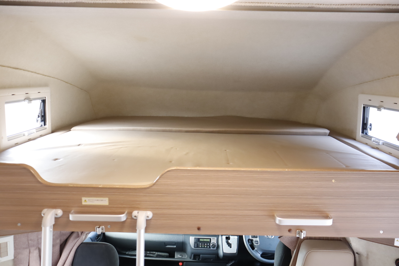 キャンピングカーキャブコン