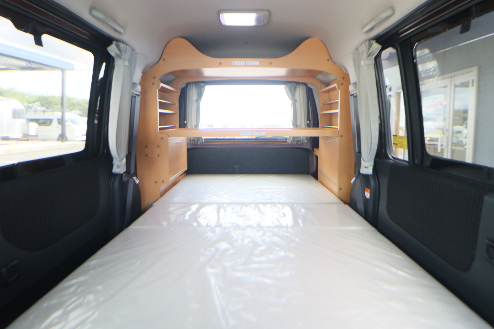 キャンピングカー軽キャンパー