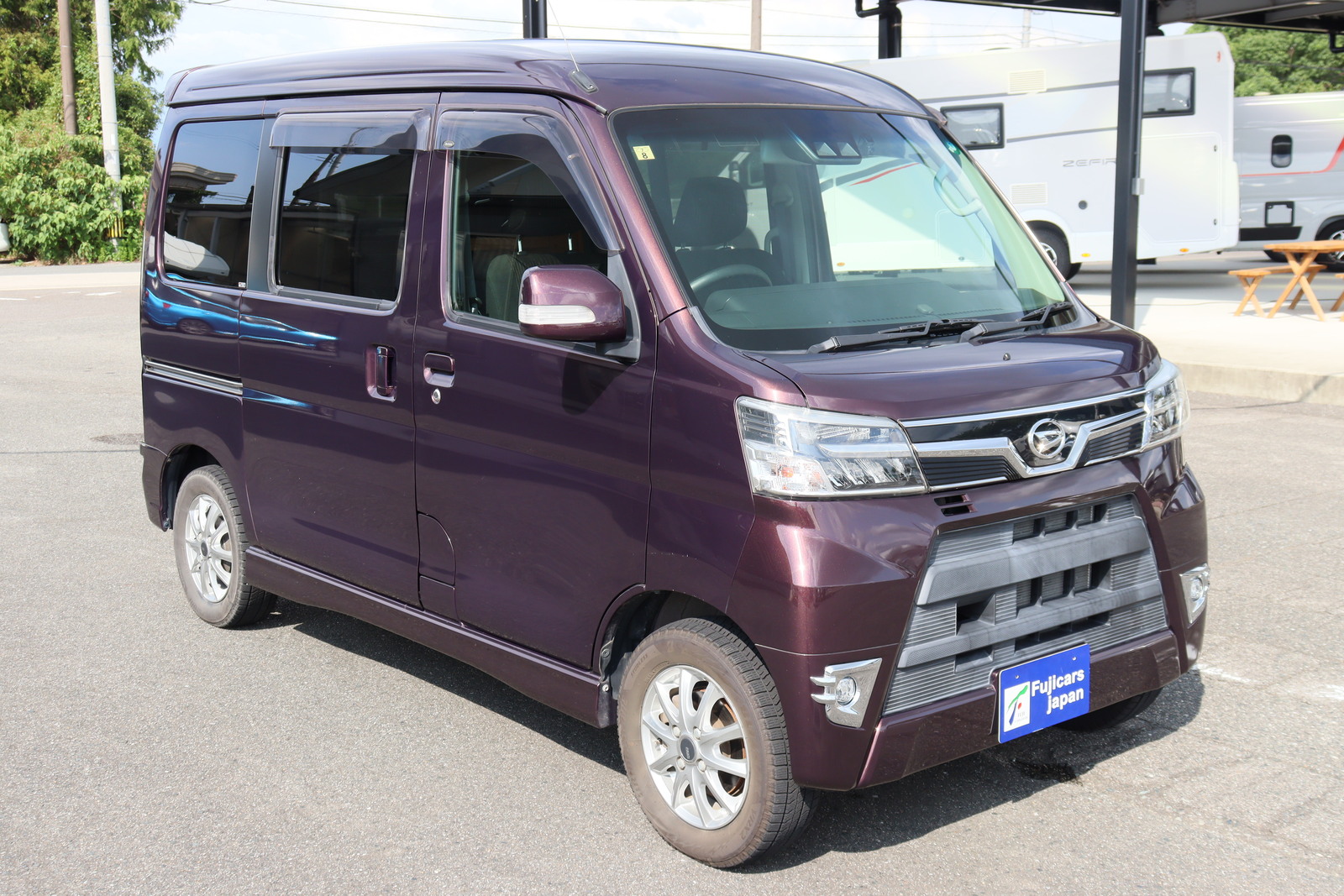 キャンピングカー軽キャンパー