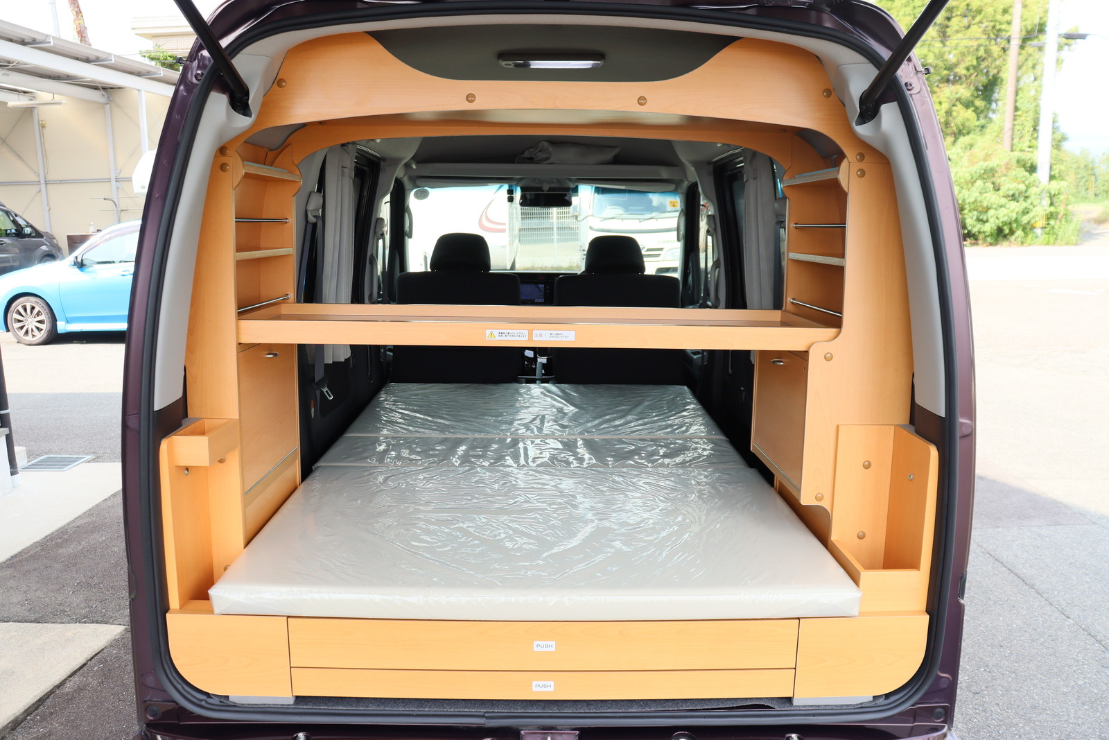 キャンピングカー軽キャンパー