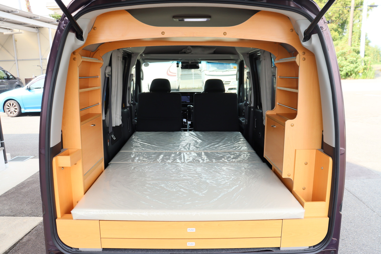 キャンピングカー軽キャンパー