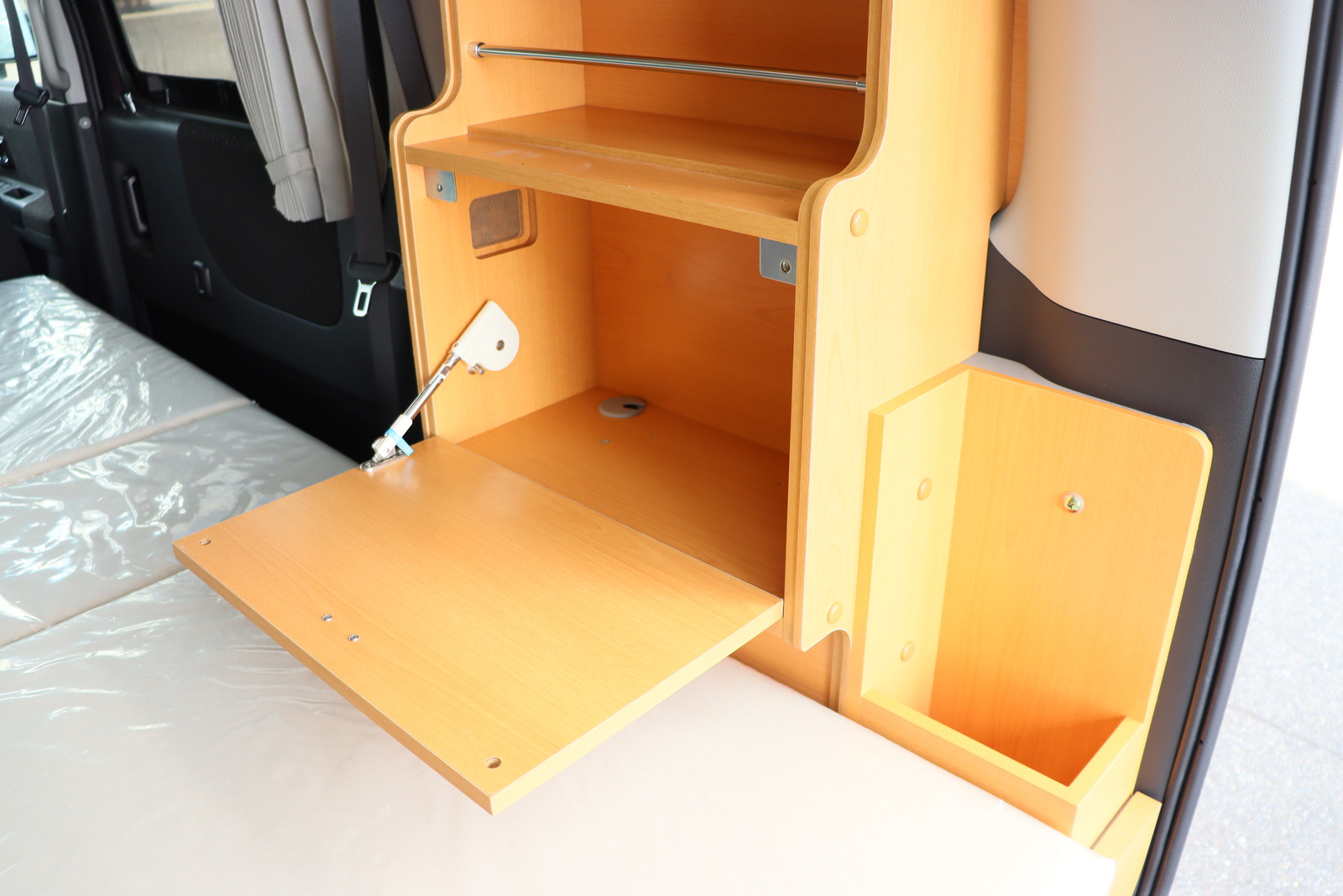 キャンピングカー軽キャンパー