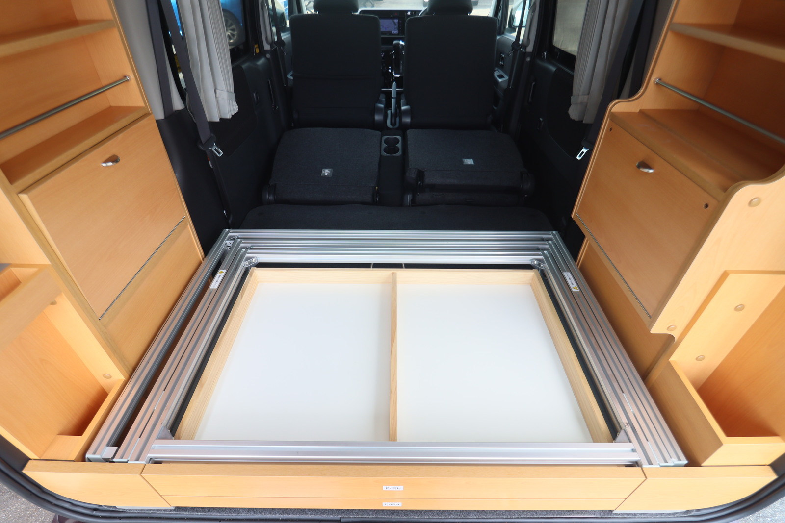 キャンピングカー軽キャンパー