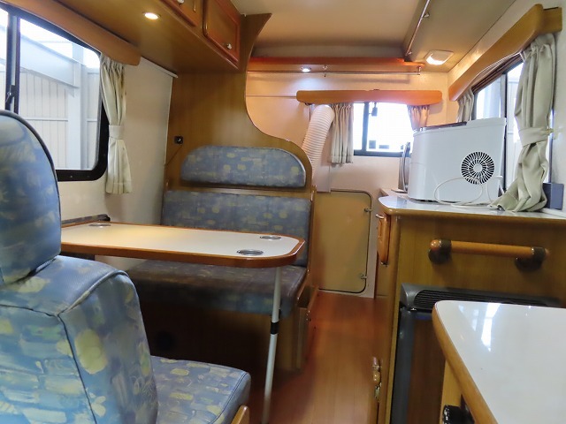 キャンピングカーキャブコン