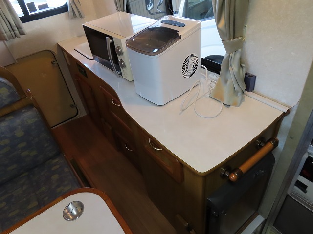 キャンピングカーキャブコン