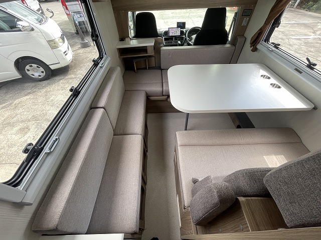 キャンピングカーキャブコン