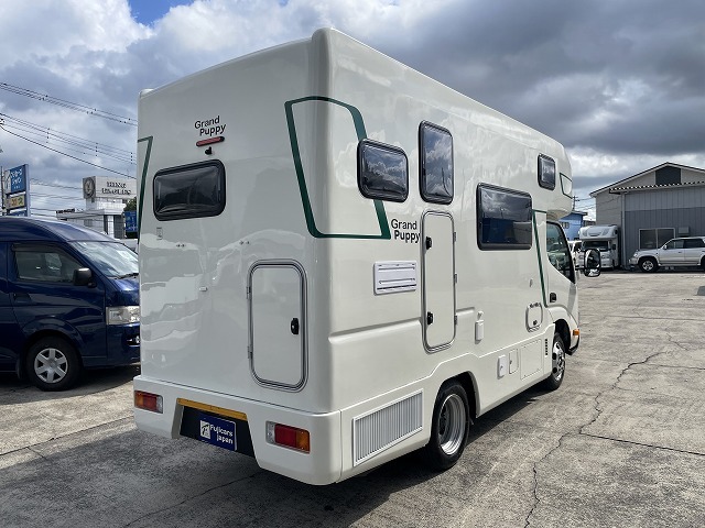 キャンピングカーキャブコン