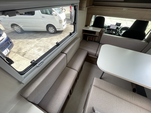 キャンピングカーキャブコン