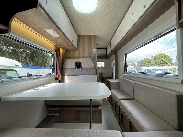 キャンピングカーキャブコン