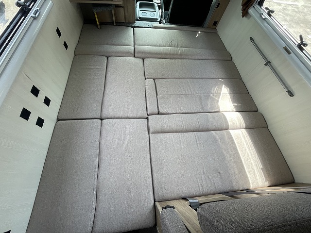 キャンピングカーキャブコン