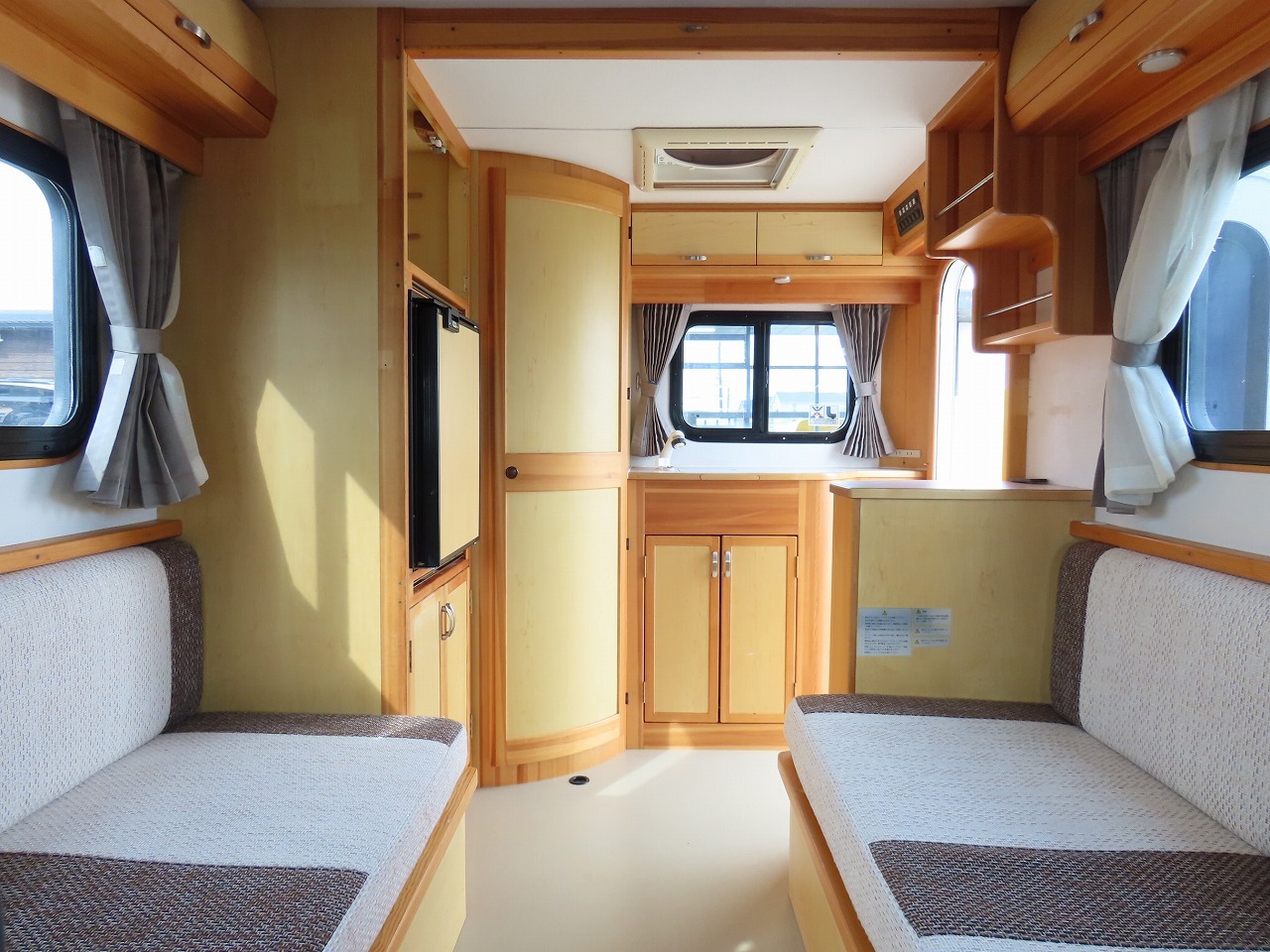 キャンピングカーキャブコン