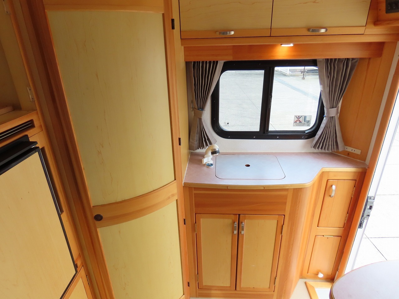 キャンピングカーキャブコン