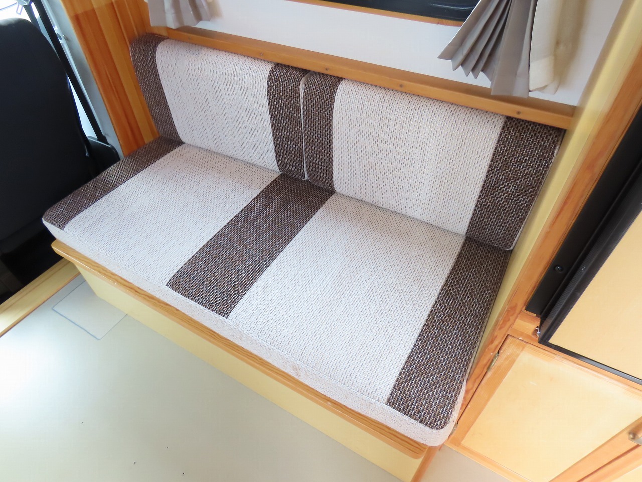 キャンピングカーキャブコン