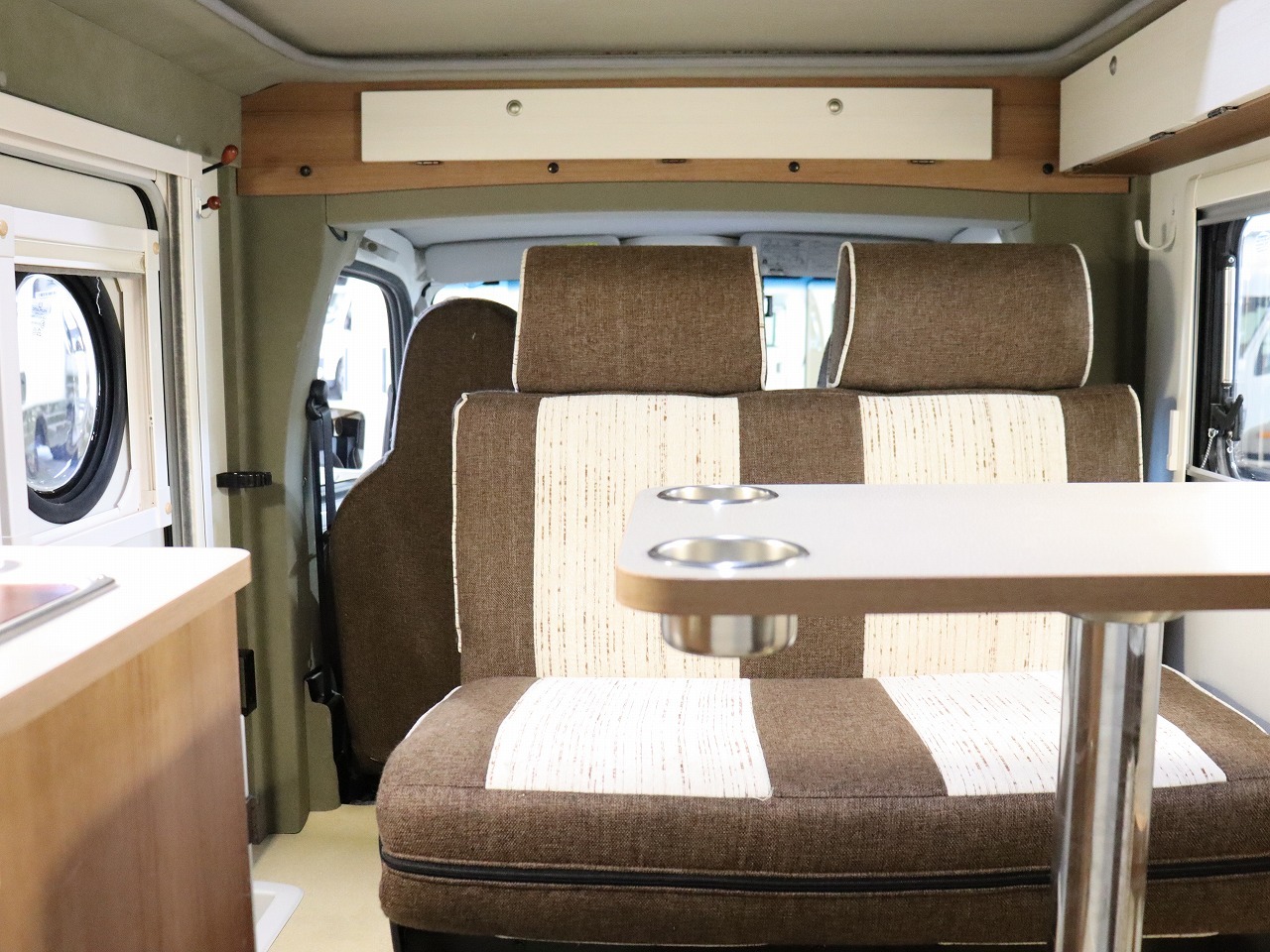 キャンピングカー軽キャンパー