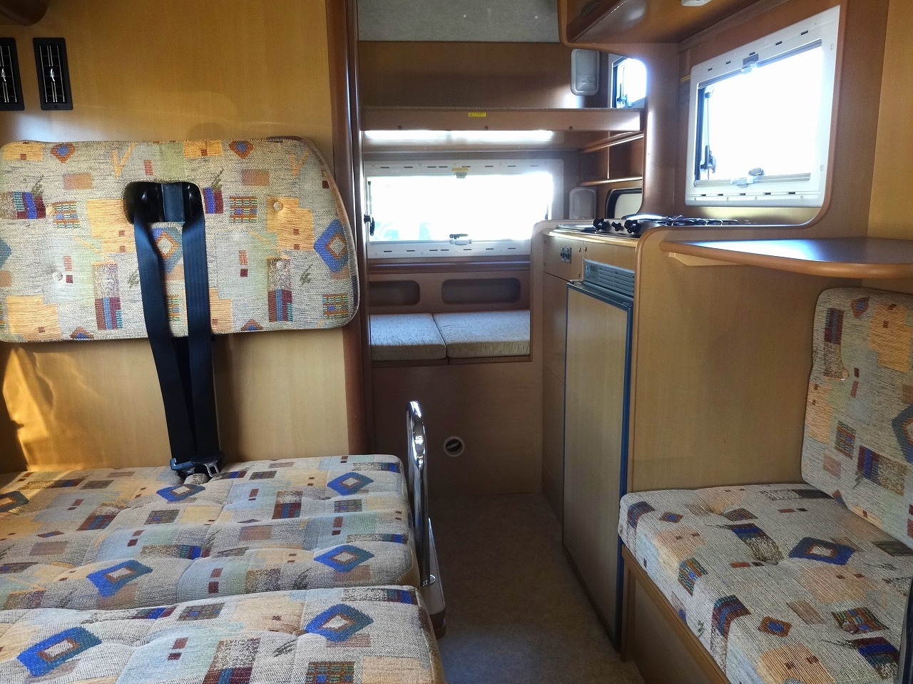 キャンピングカーキャブコン