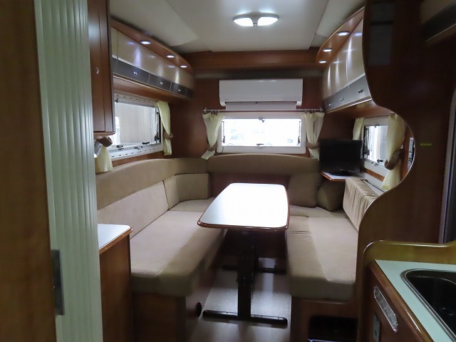 キャンピングカーキャブコン