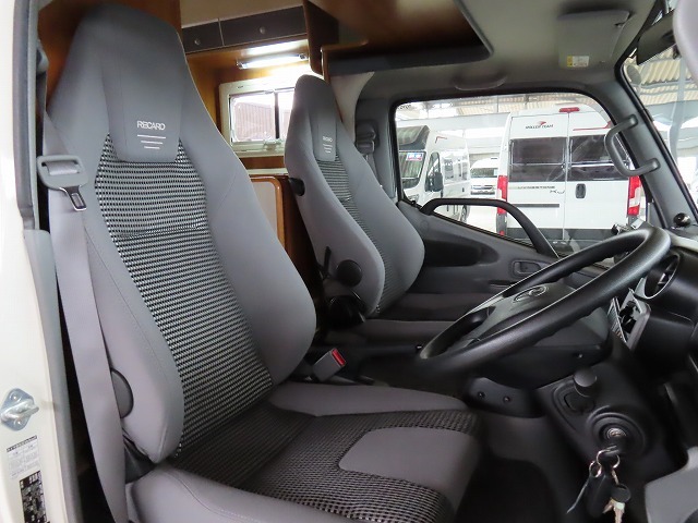 キャンピングカーキャブコン