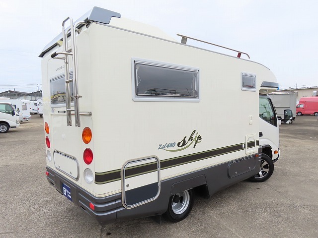 キャンピングカーキャブコン