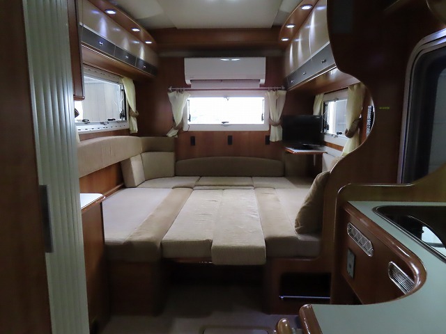 キャンピングカーキャブコン