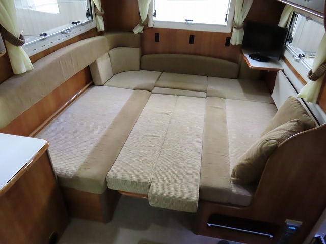 キャンピングカーキャブコン