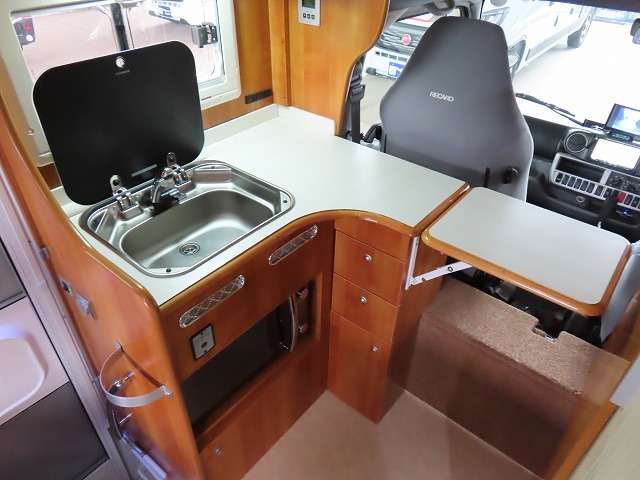 キャンピングカーキャブコン