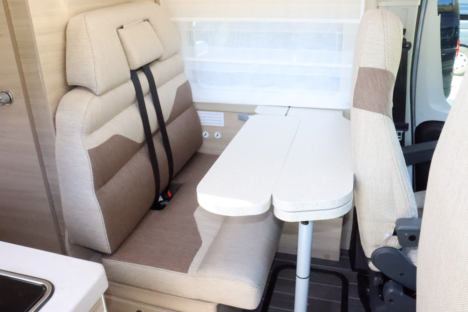 キャンピングカーバンコン