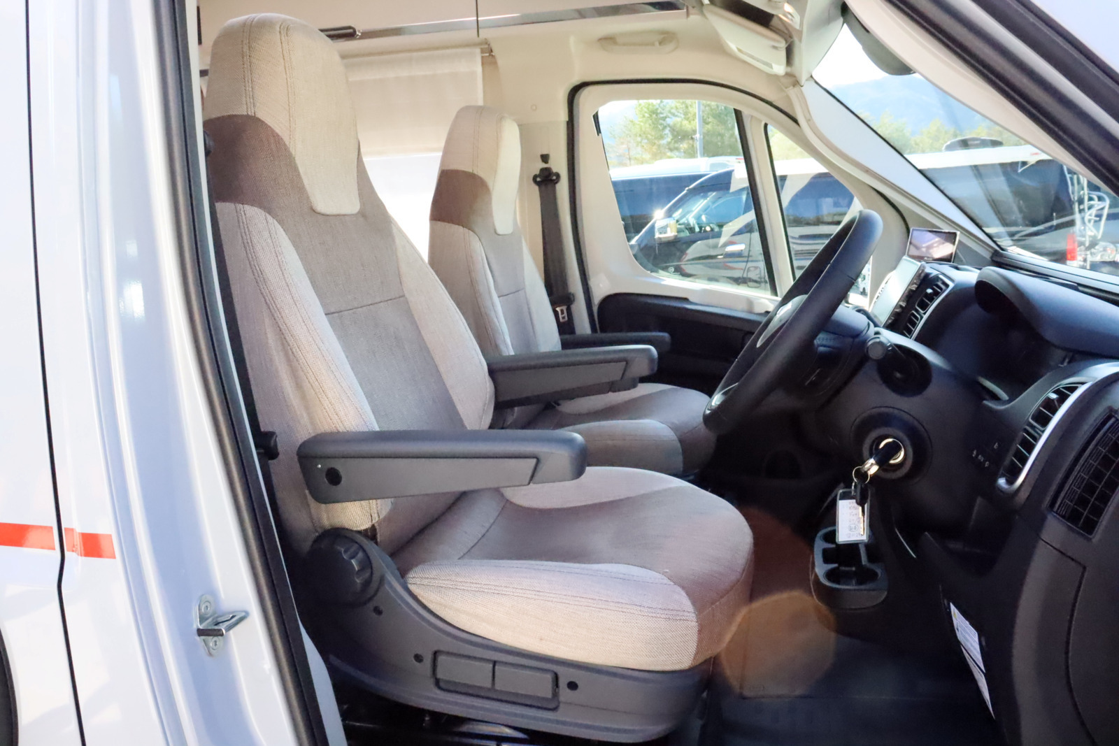 キャンピングカーバンコン