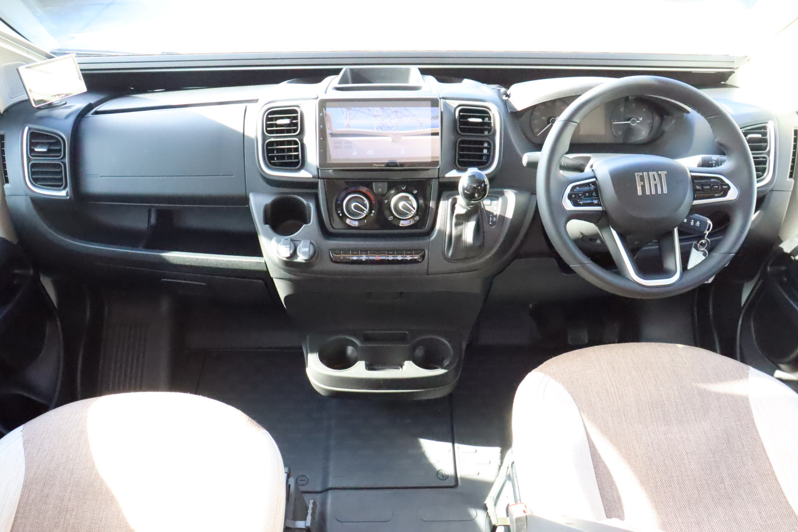 キャンピングカーバンコン