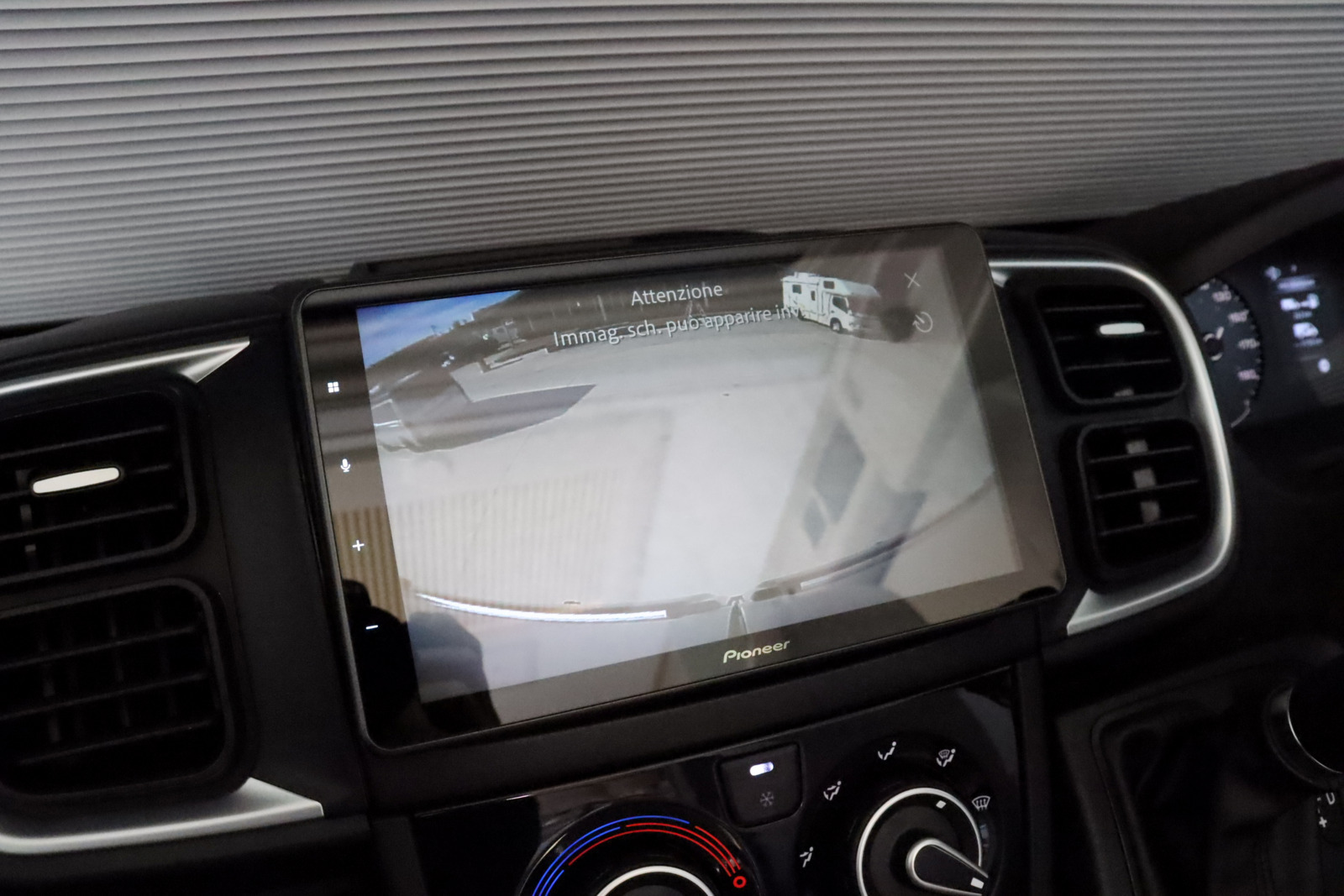 キャンピングカーバンコン