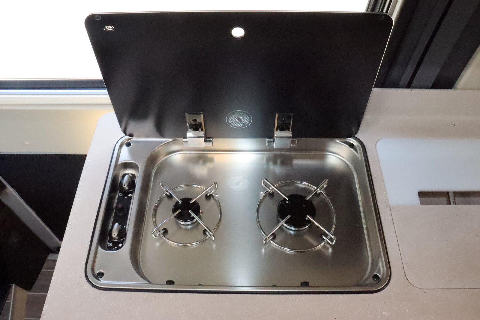 キャンピングカーバンコン