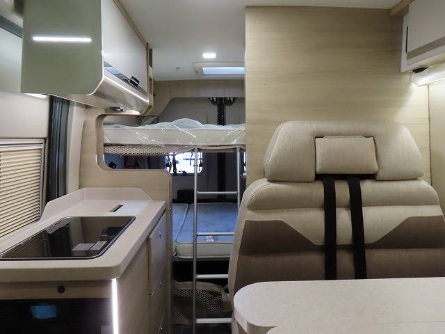 キャンピングカーバンコン