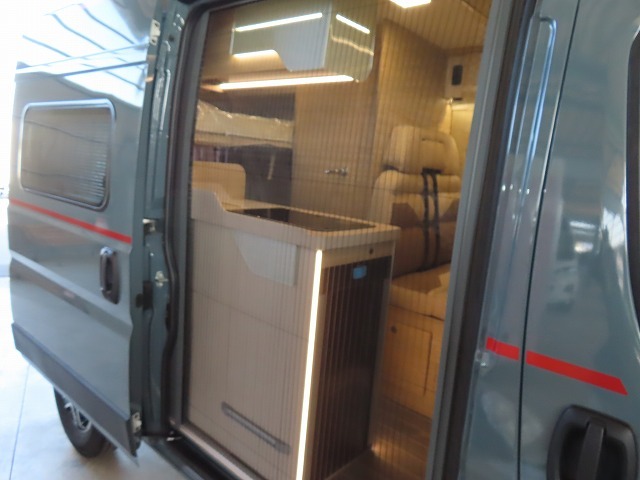 キャンピングカーバンコン